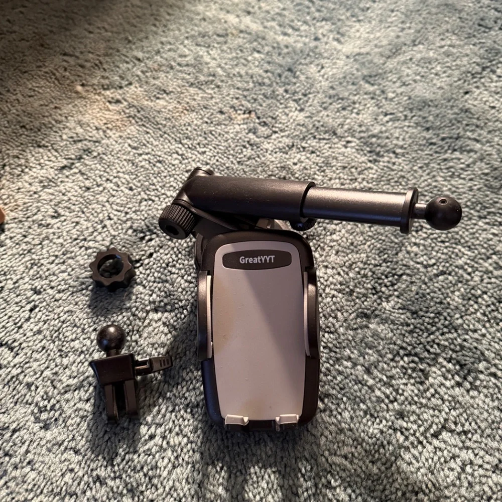 Universal Car Mount, works with most phones!